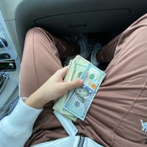 Meet your Posher, Jay jay